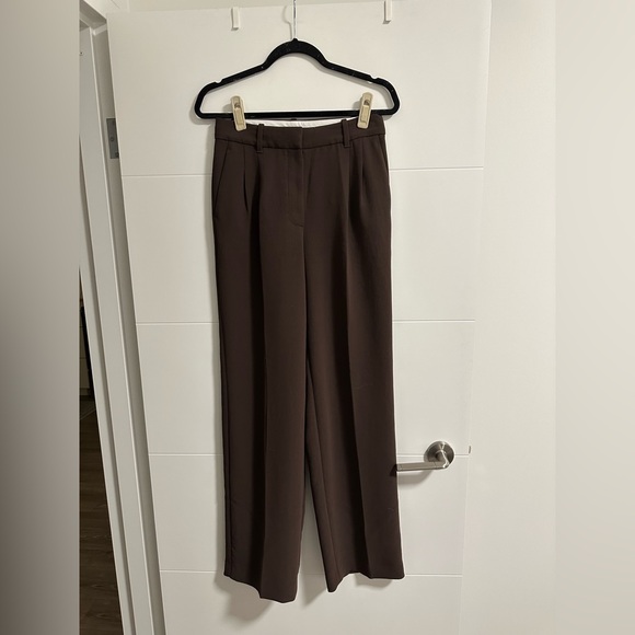 Aritzia Chocolate Brown Women's Trousers - Picture 6 of 8